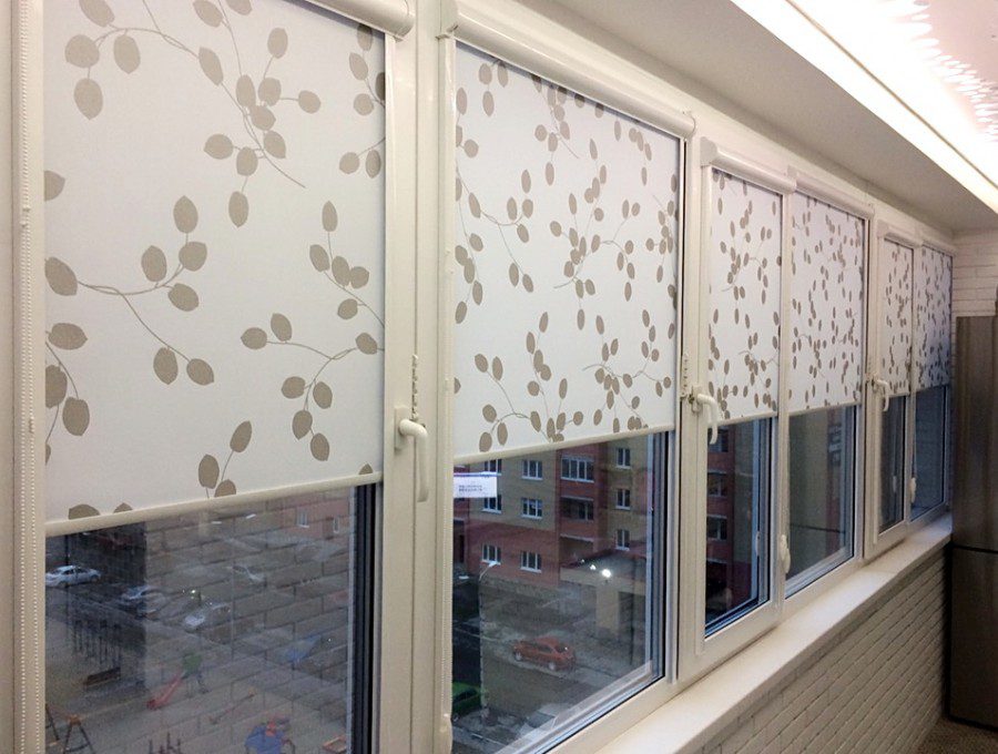 Ролл-шторы на балкон кассетные